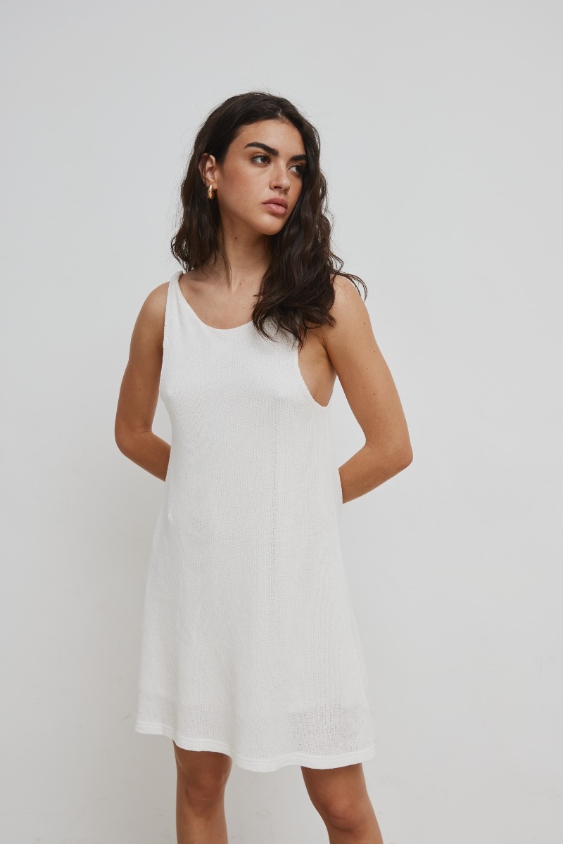 Sukienka na wywiniętych ramiączkach w kolorze SOFT WHITE