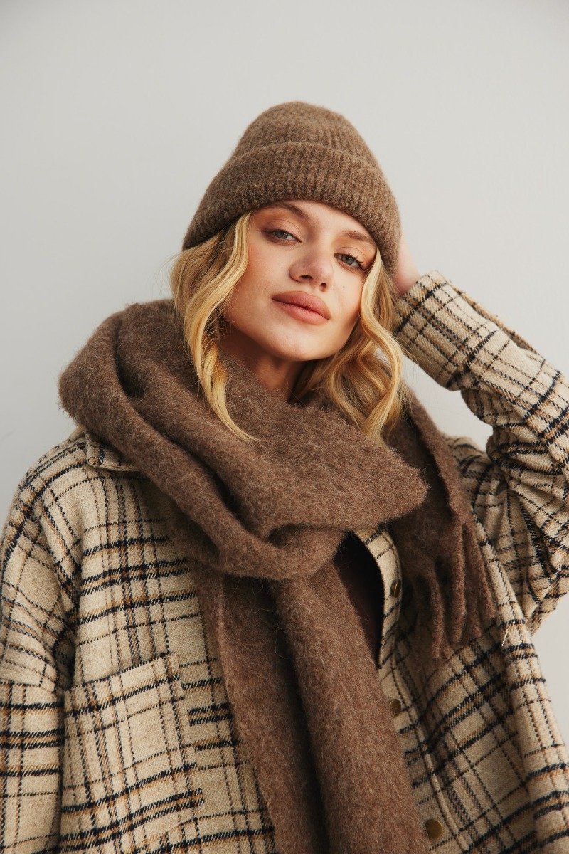 Klasyczny wełniany szalik w kolorze LIGHT BROWN MELANGE