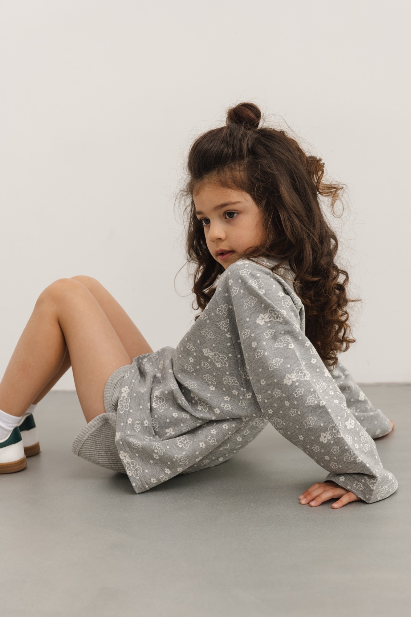 MINI bluza typu oversize z printem w kwiaty w kolorze GREY PRINT - POPPY-80-86 (12