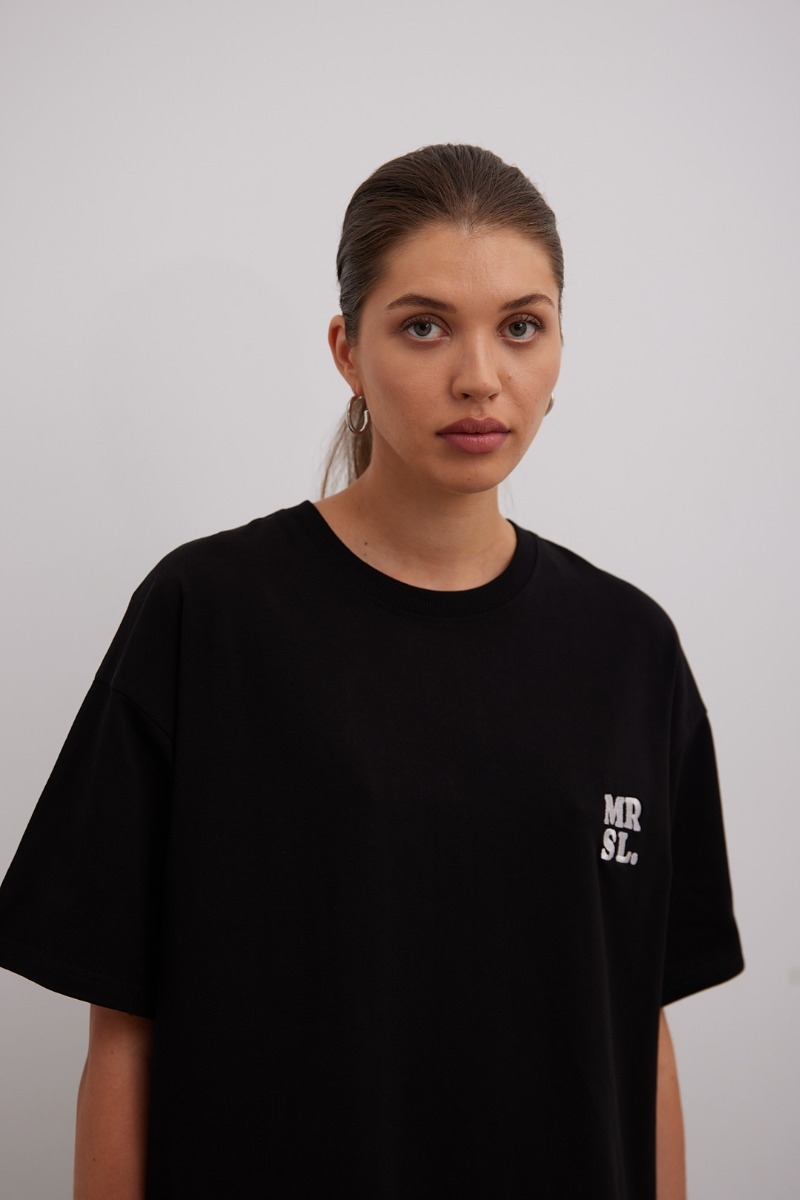 Tshirt typu oversize z HAFTEM w kolorze CZARNYM