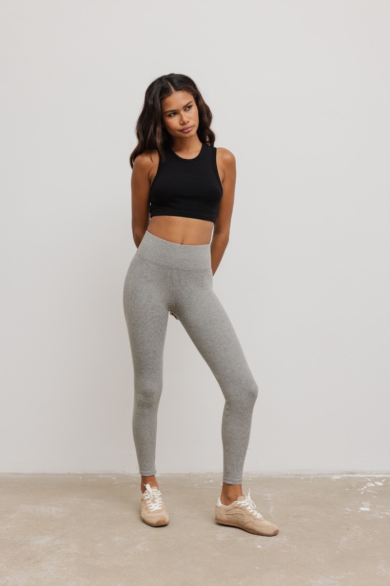 Legginsy damskie z prążkowanej dzianiny w kolorze DEEP GREY MELANGE