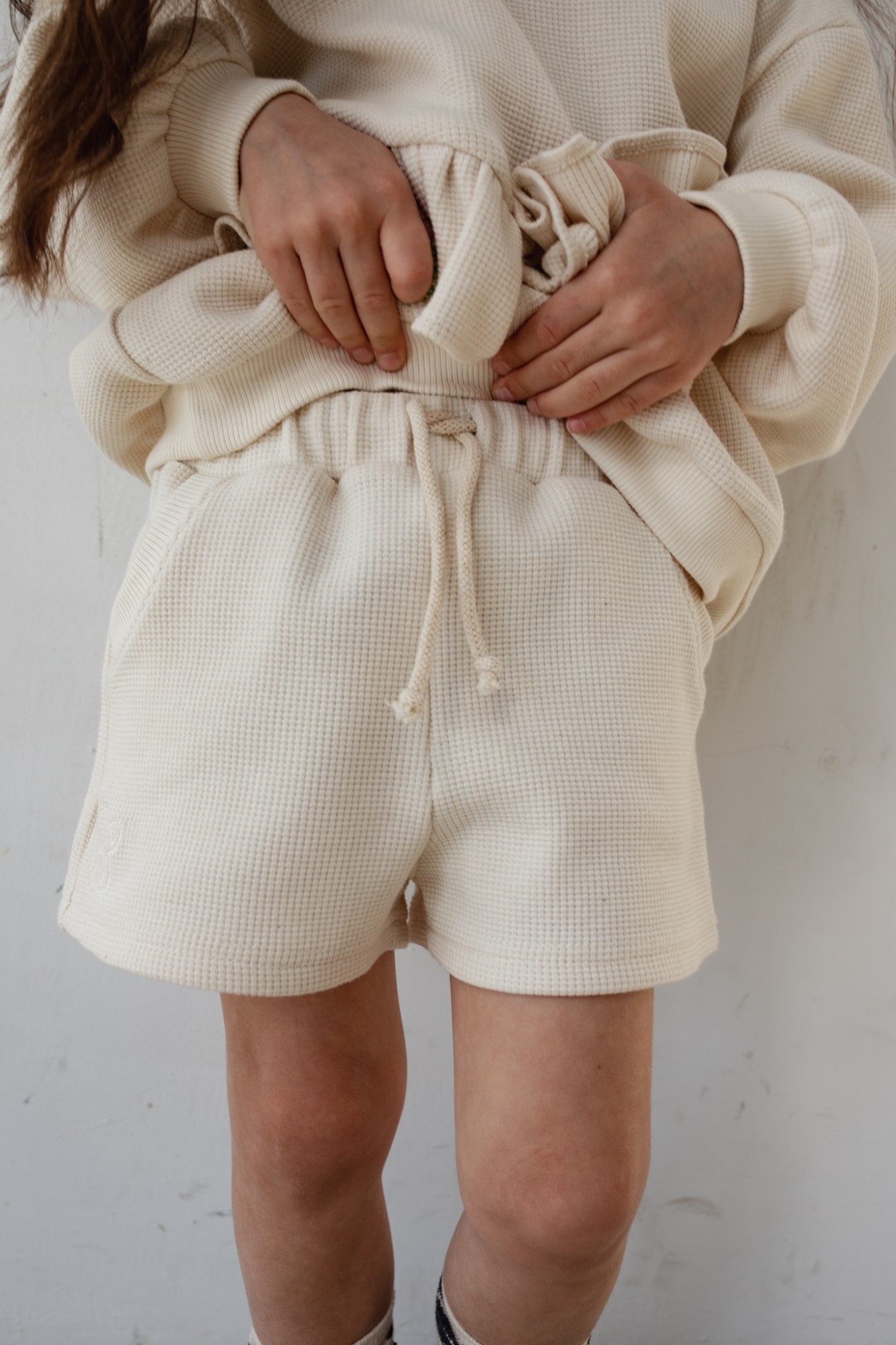 MINI spodenki dresowe z dzianiny waflowej w kolorze BRIGHT BEIGE - JELLY-80-86 (12