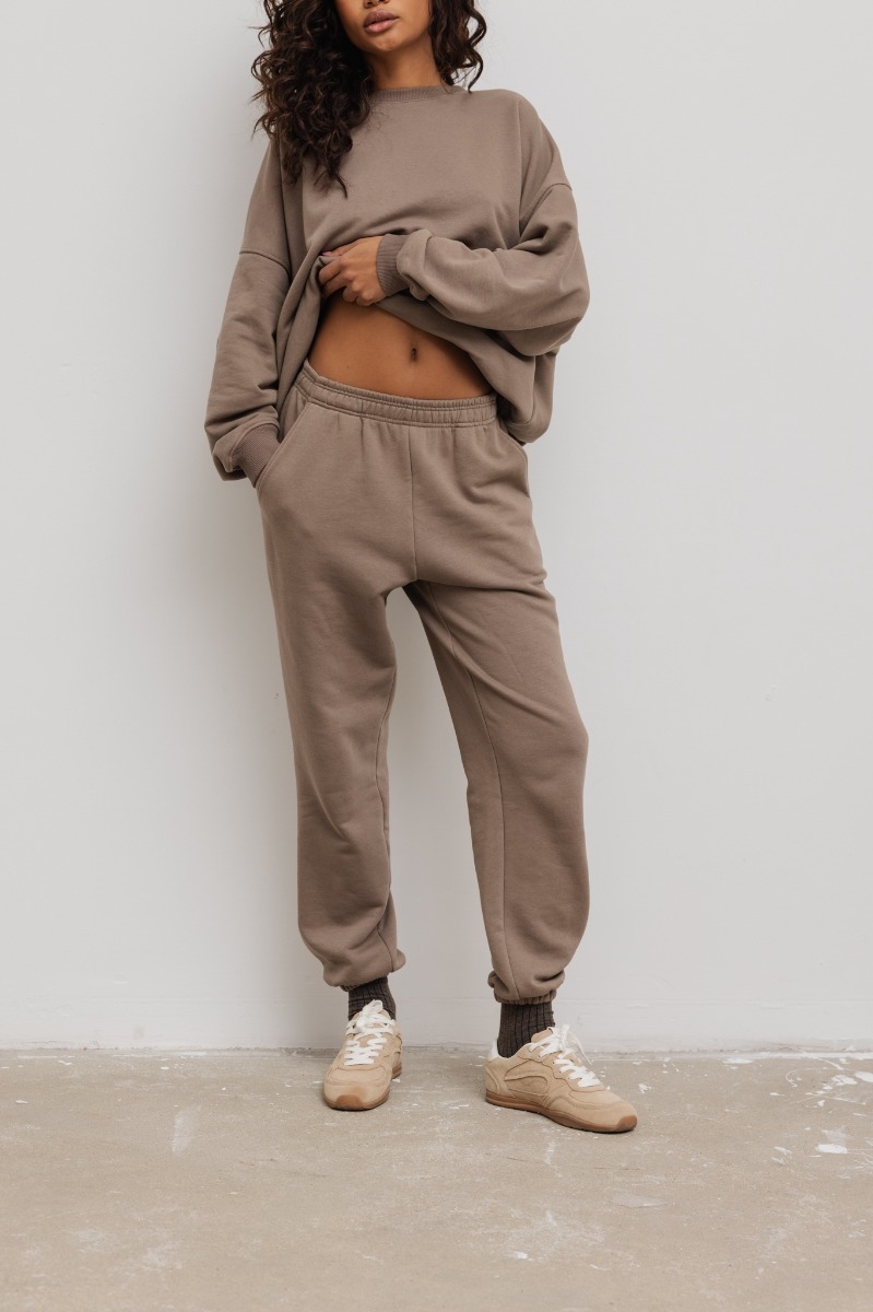 Spodnie dresowe w kolorze GRAY TAUPE