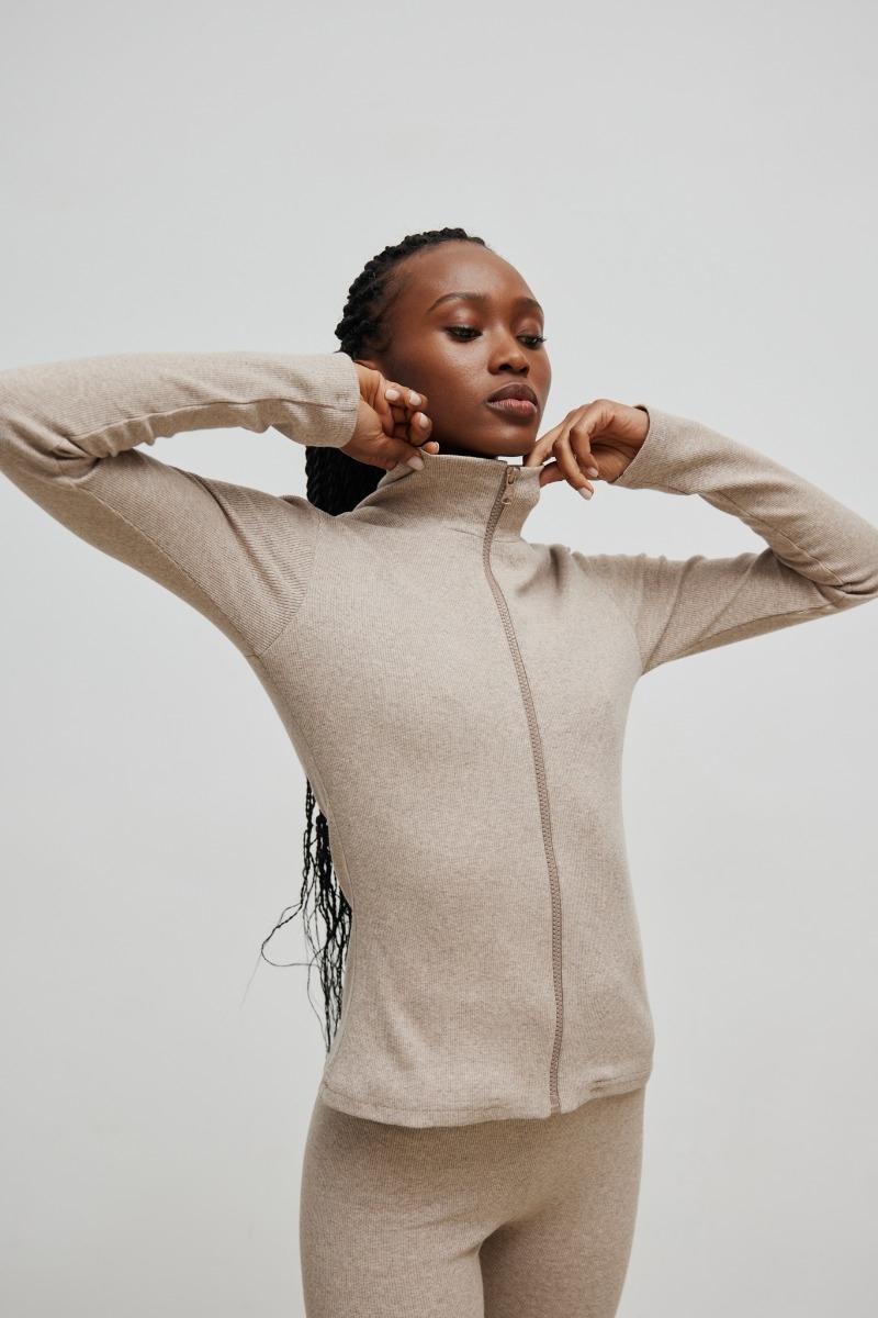 Dopasowany longsleeve  z zamkiem  w kolorze BEIGE MELANGE