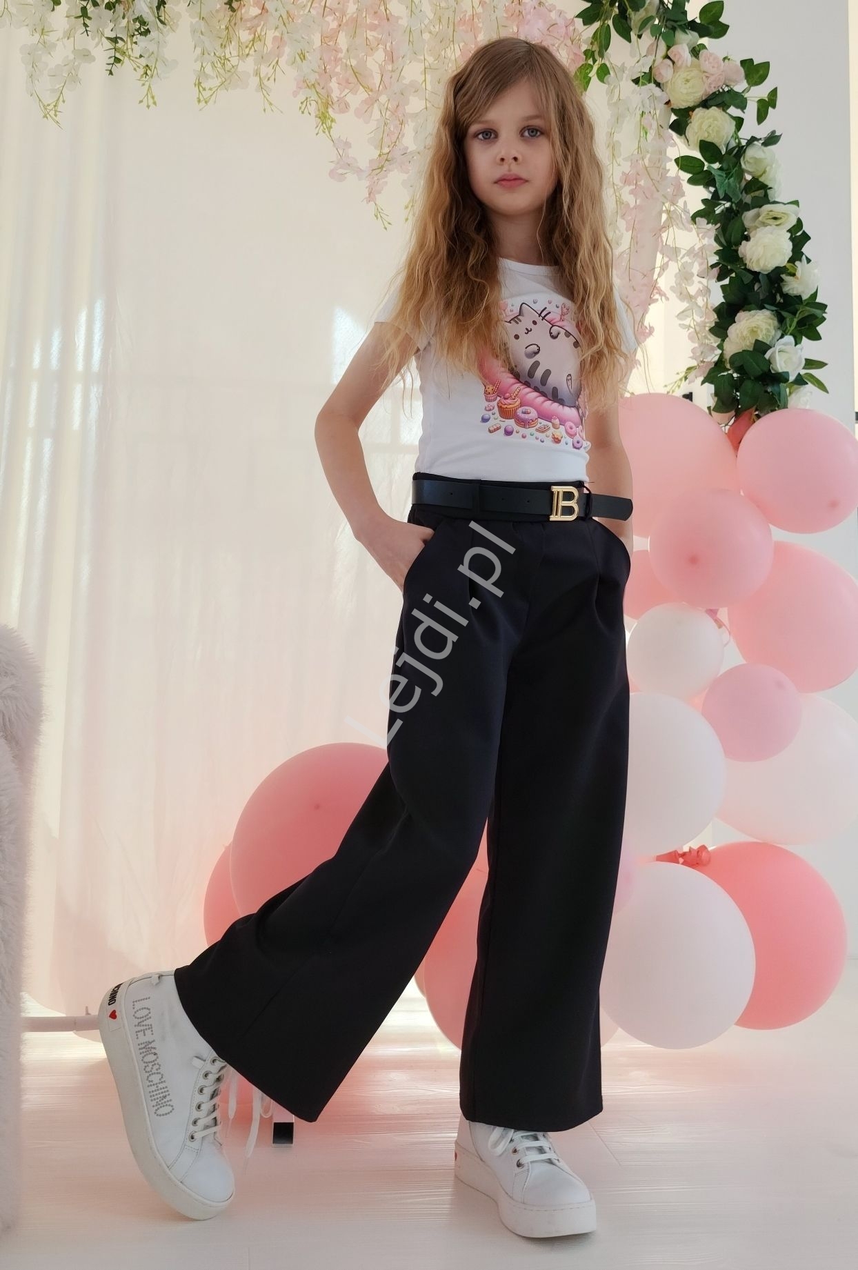 Image of Eleganckie spodnie dla dziewczynki z szeroką nogawką czarne 6-16lat