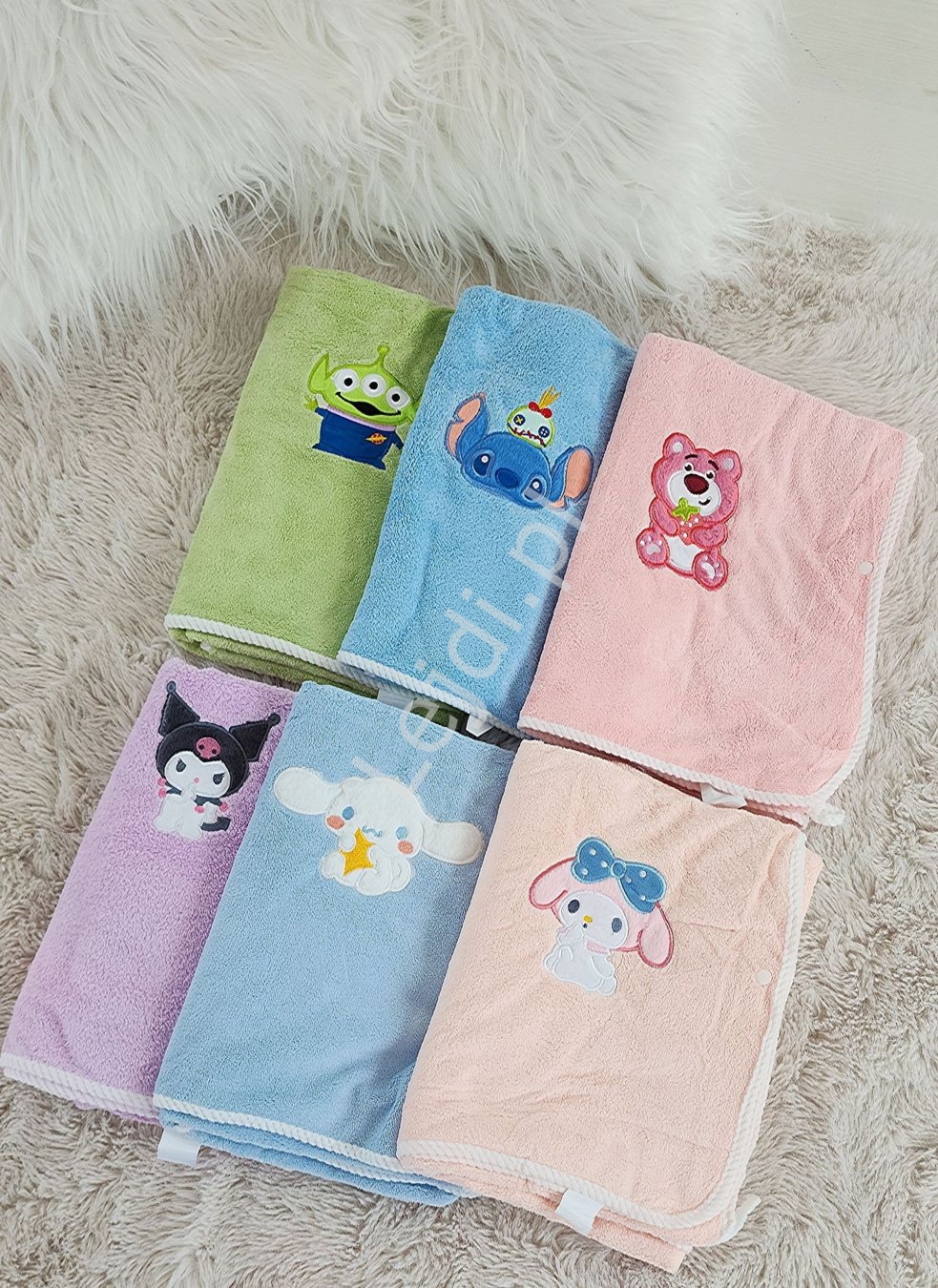 Ręcznik kąpielowy dla dziecka Kuromi, Cinamoroll, My Melody, Stitch, Miś, kosmita