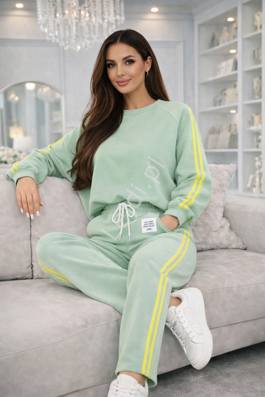 Komplet damski dresowy miętowy z lampasami paskami po bokach 2213