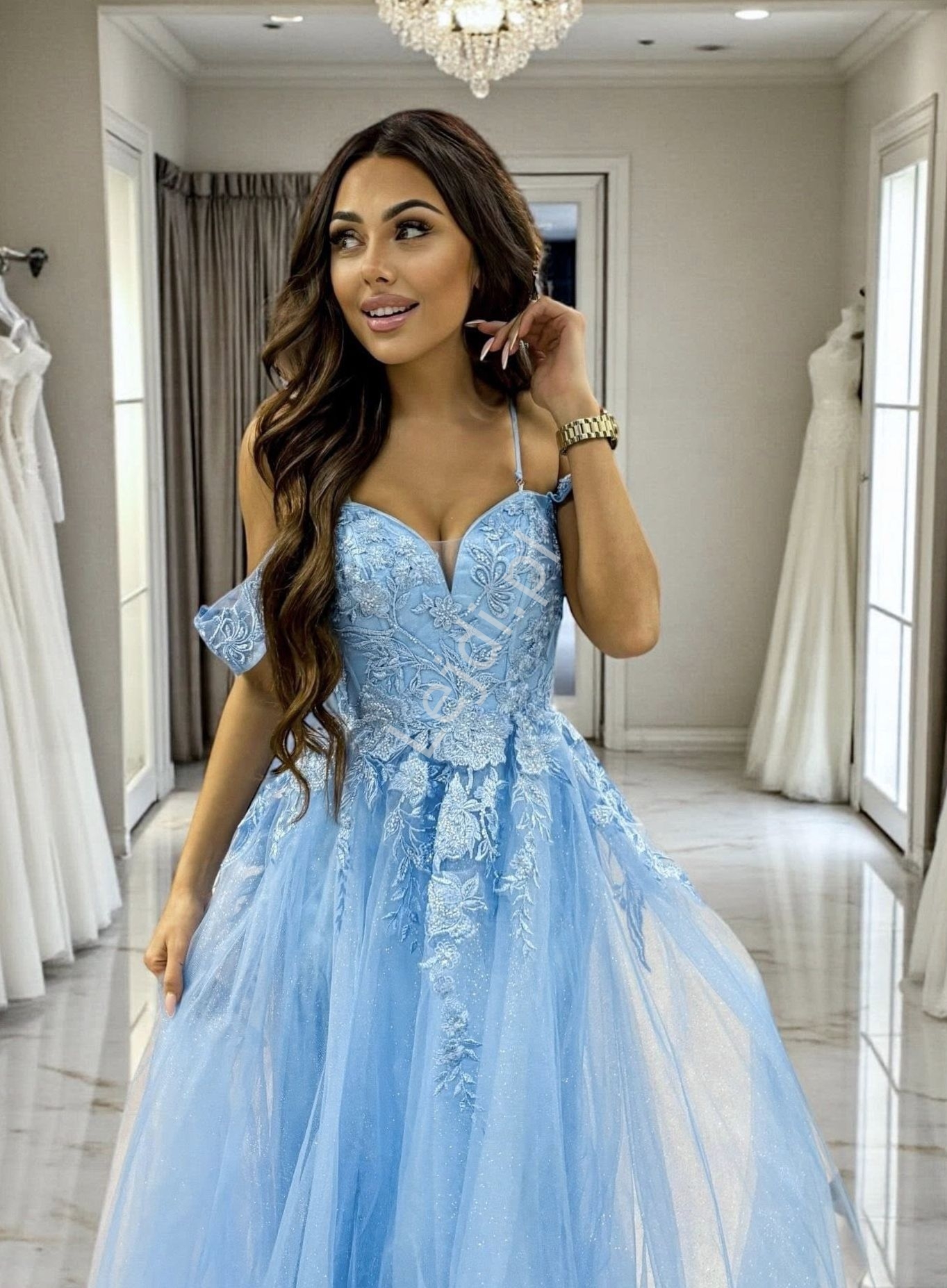 Sukienka na wesele, studniówkę bale Princess Limoncello z  koronką i opadającymi rękawkami błękitna krój księżniczka