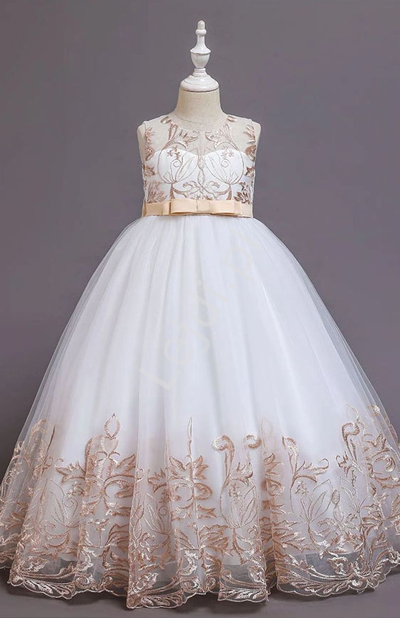 Image of biała sukienka dla dziewczynki z beżowymi ornamentami 8016