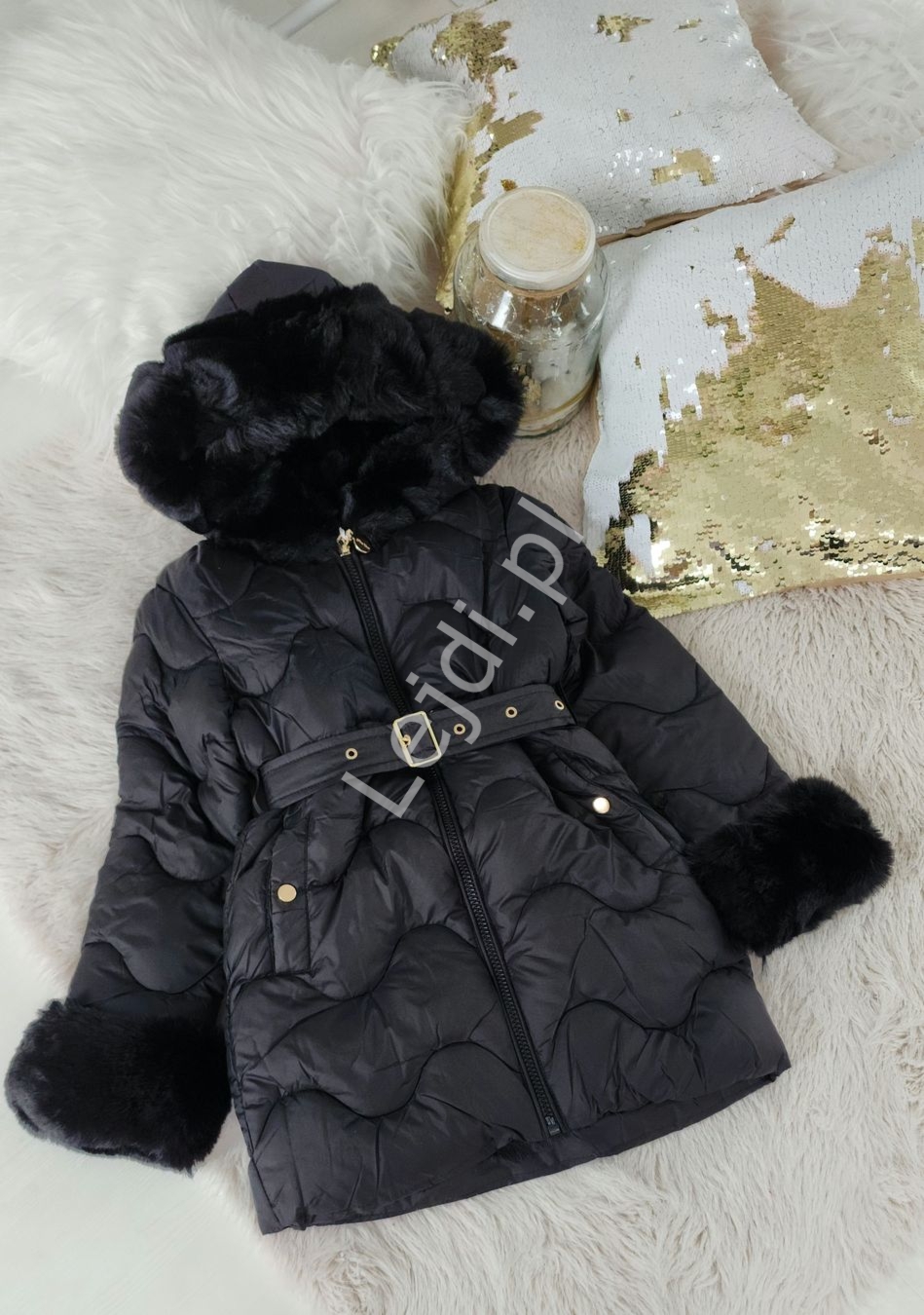 Gruby mega ciepły czarny płaszcz dla dziewczynki z odpinanym futrem
