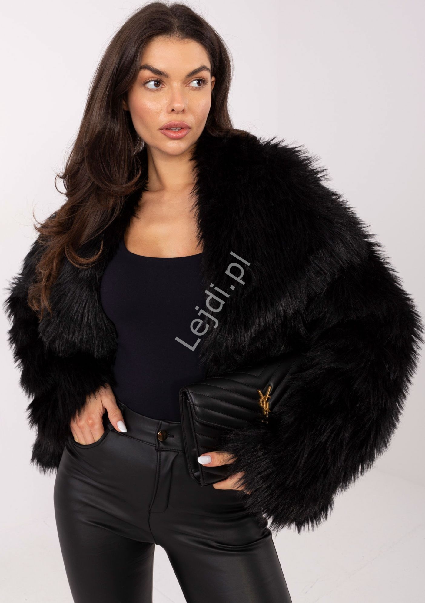 Czarne futerko na zimę G230128.99P