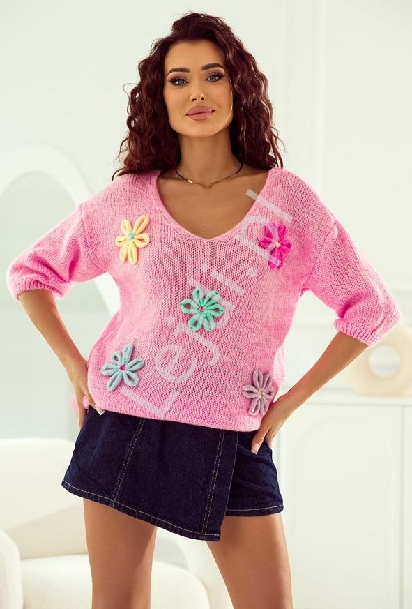 Image of Jasno różowy sweter oversize z kwiatkami Daisy Daze Polski Producent