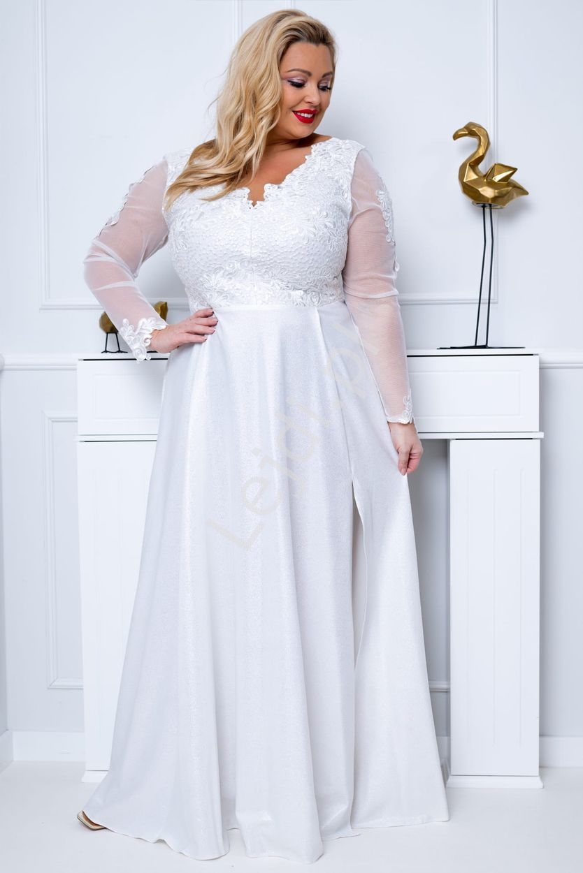 Image of Biała sukienka na ślub cywilny ze srebrnymi opiłkami plus size - Carmen