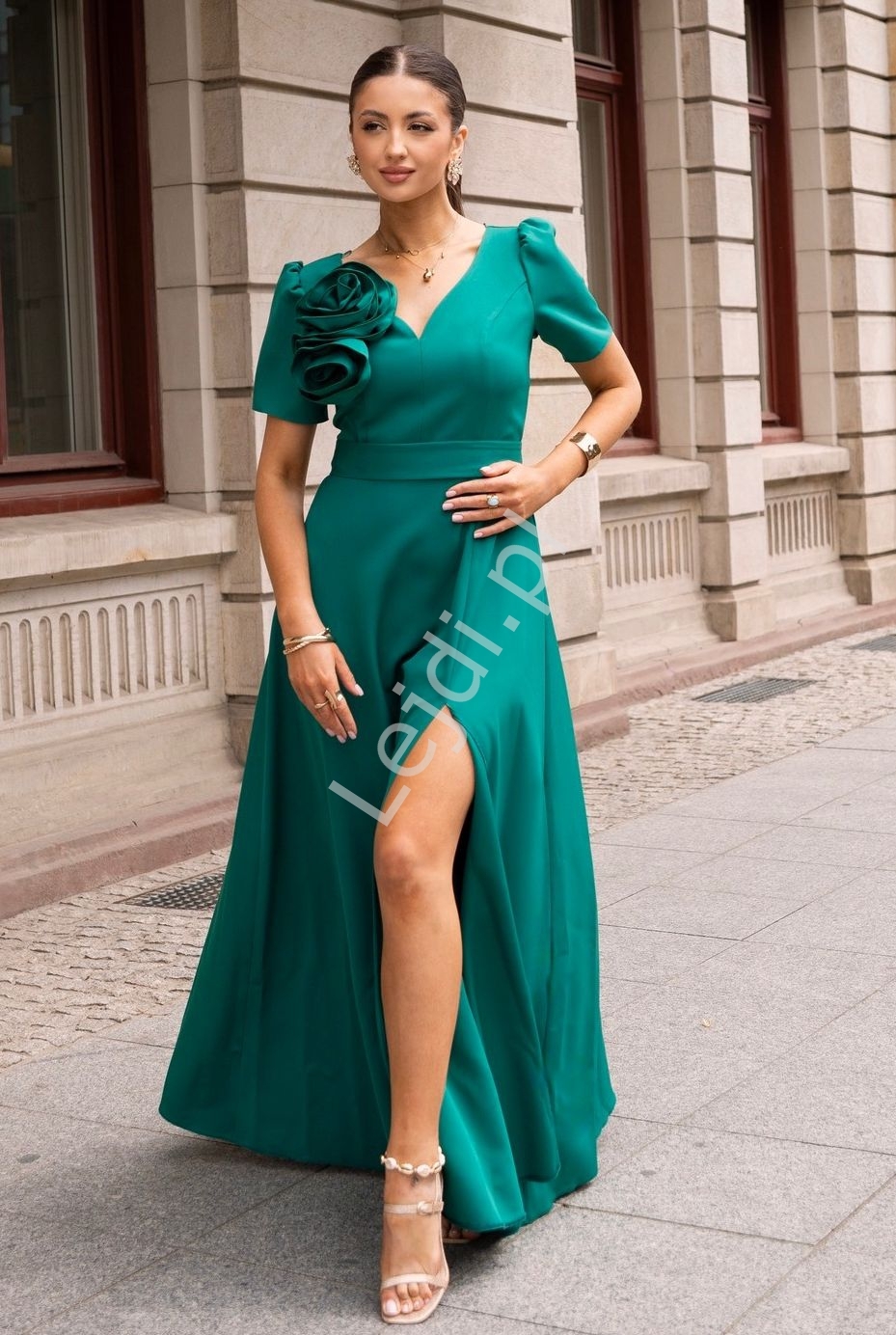 Wizytowa zielona rozkloszowana duga sukienka Rubi 2 na komunie, wesele, chrzest