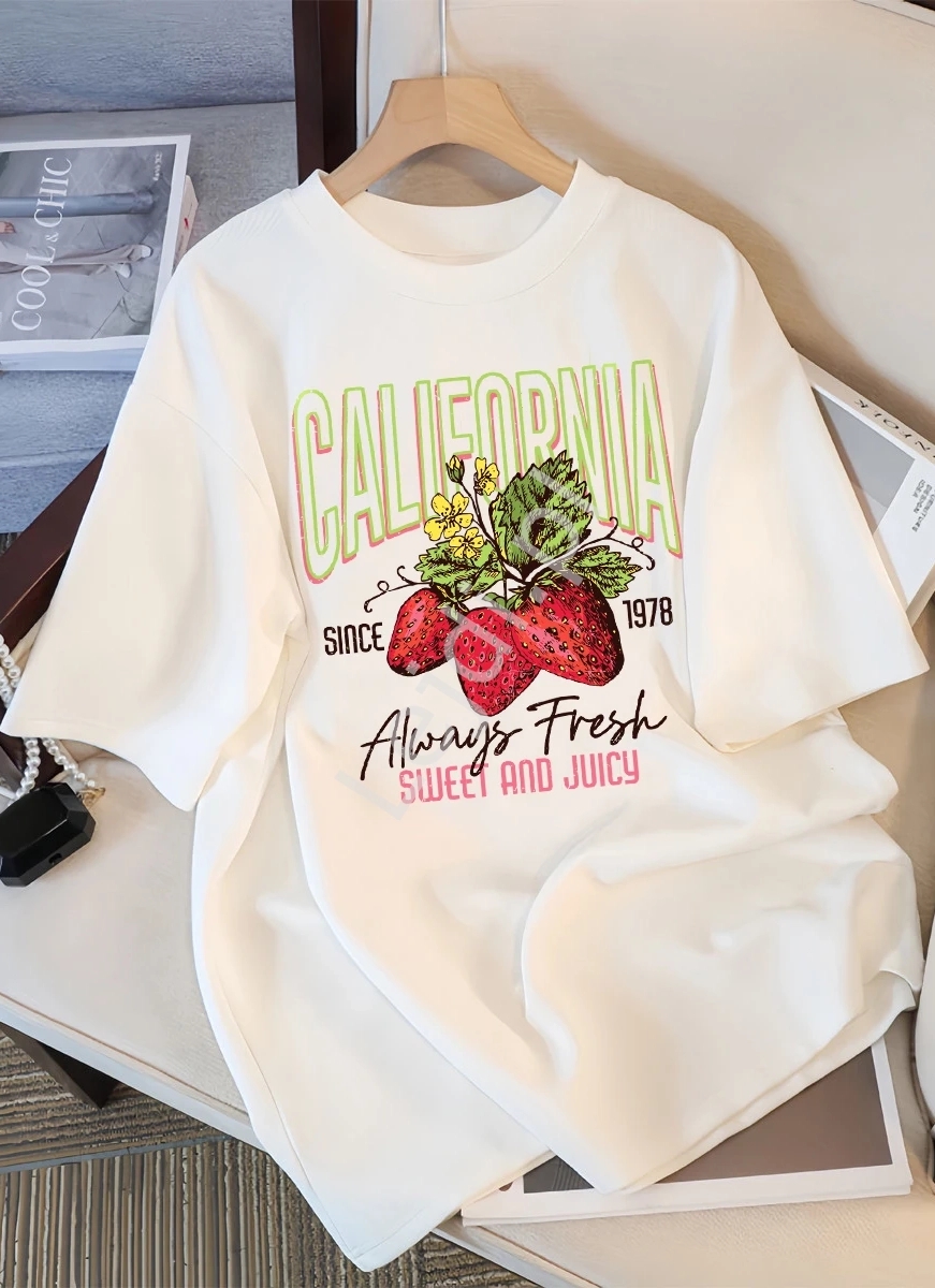 Image of Biała koszulka damska nadruk truskawka, Strawberry na plecach California