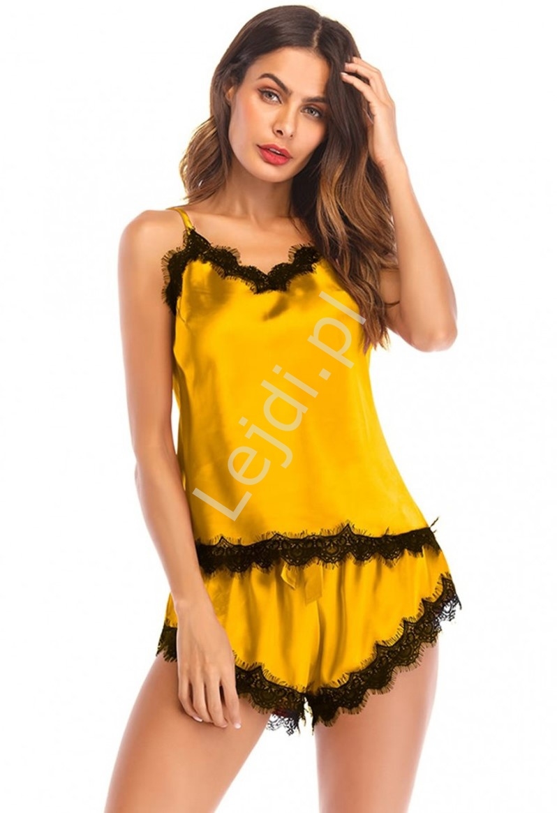 Image of Żółta satynowa piżama z czarną koronką, szorty i koszulka na ramiączkach 5168