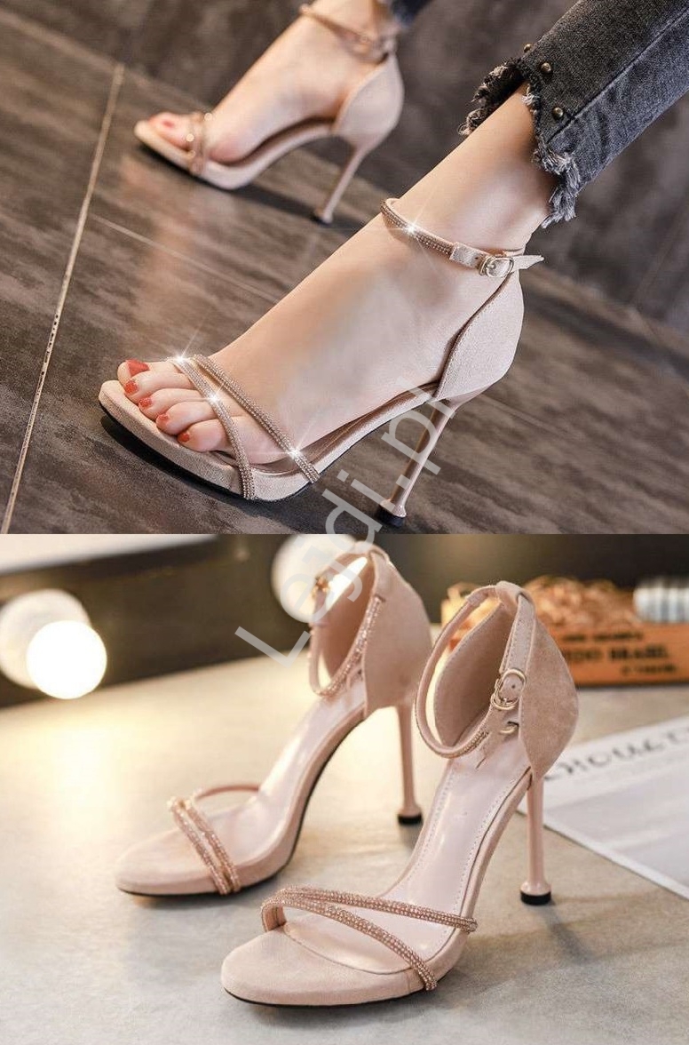 Brzoskwiniowo beżowe sandałki z kryształkami 6261