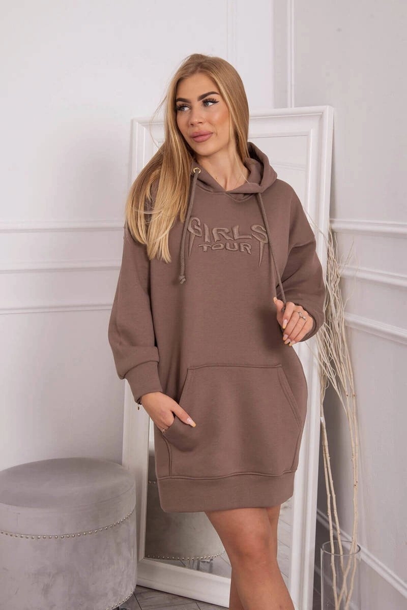 Image of Bluza ocieplana z haftowanym napisem oversize mocca