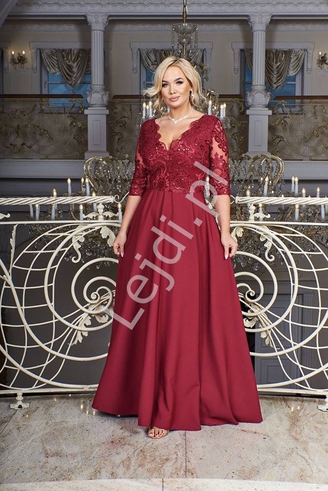 Image of Bordowa sukienka plus size z koronkową górą z cekinami - Crystal 3/4