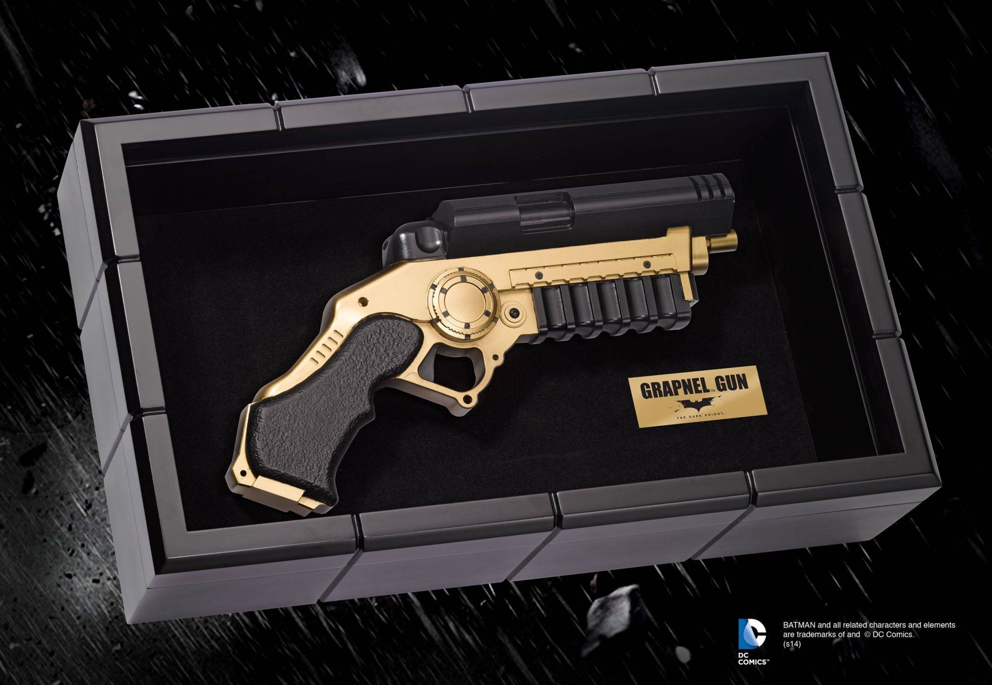 Zdjęcia - Figurka / zabawka transformująca Noble Collection Replika Batman The Dark Knight 1/1 Grapnel Gun 