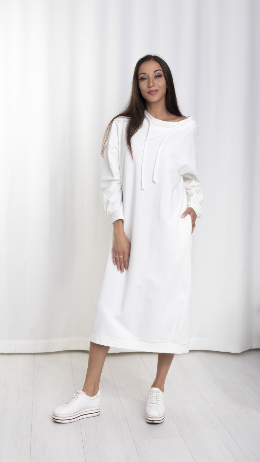 Sukienka dresowa Debby oversize biała 061