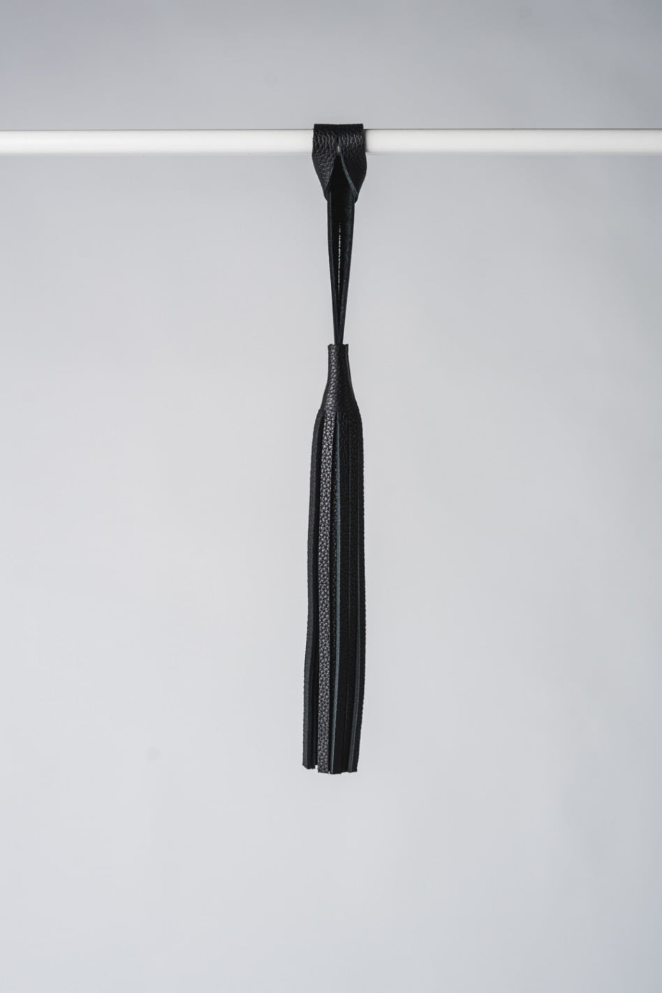 CHWOST - skórzany brelok do torebki długi