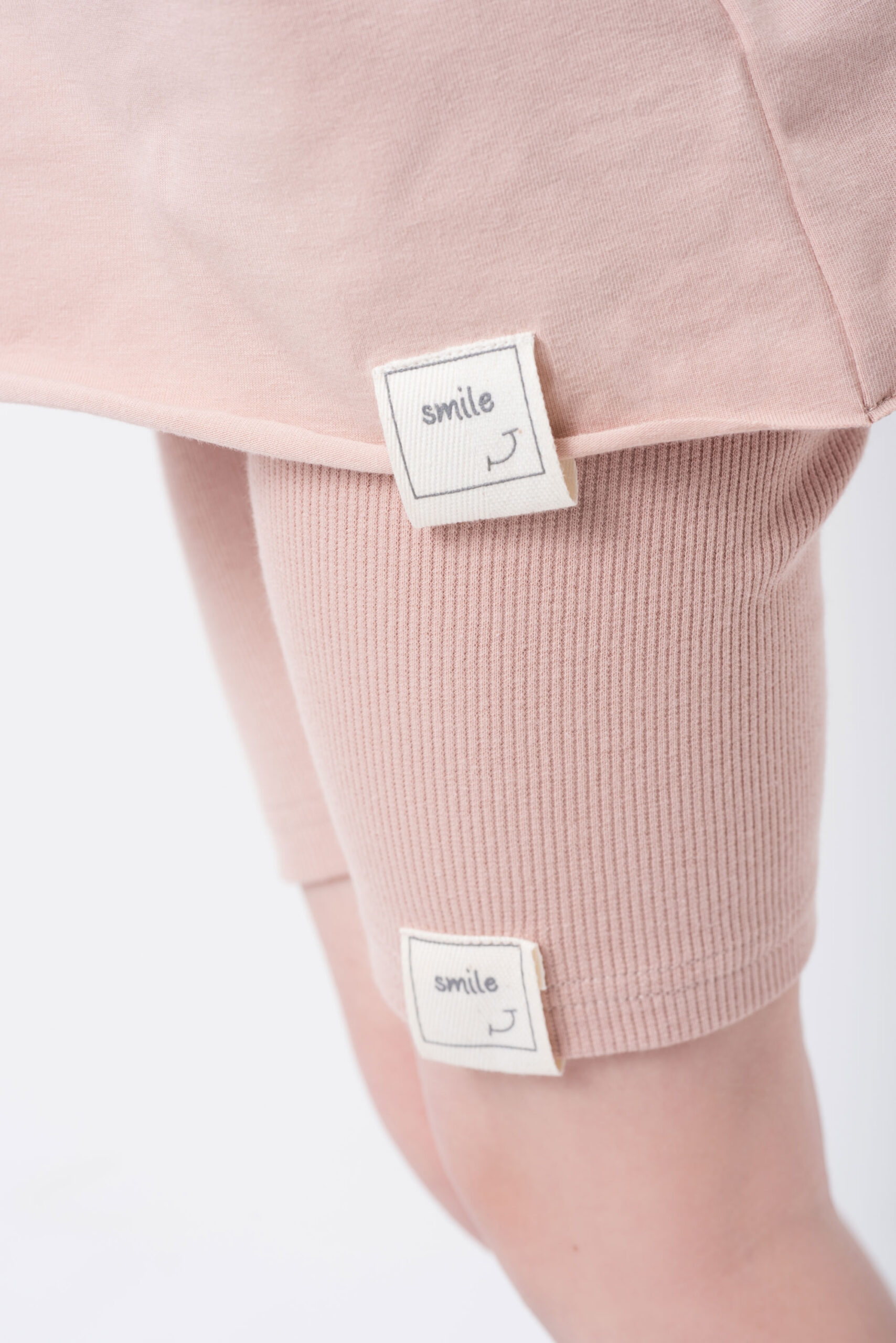 Krótkie różowe legginsy dla dziewczynki Pink Salmon - 116