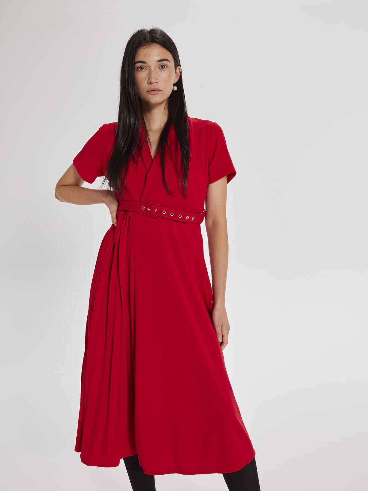 Kopertowa sukienka z paskiem