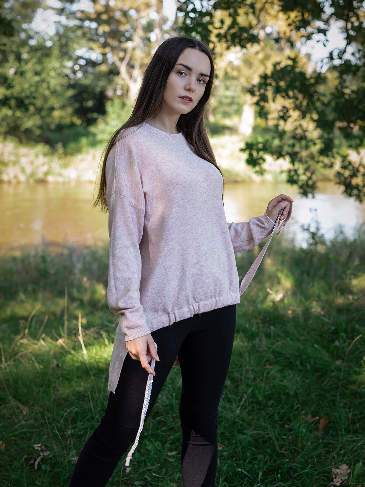 Luźny sweter z wiskozą