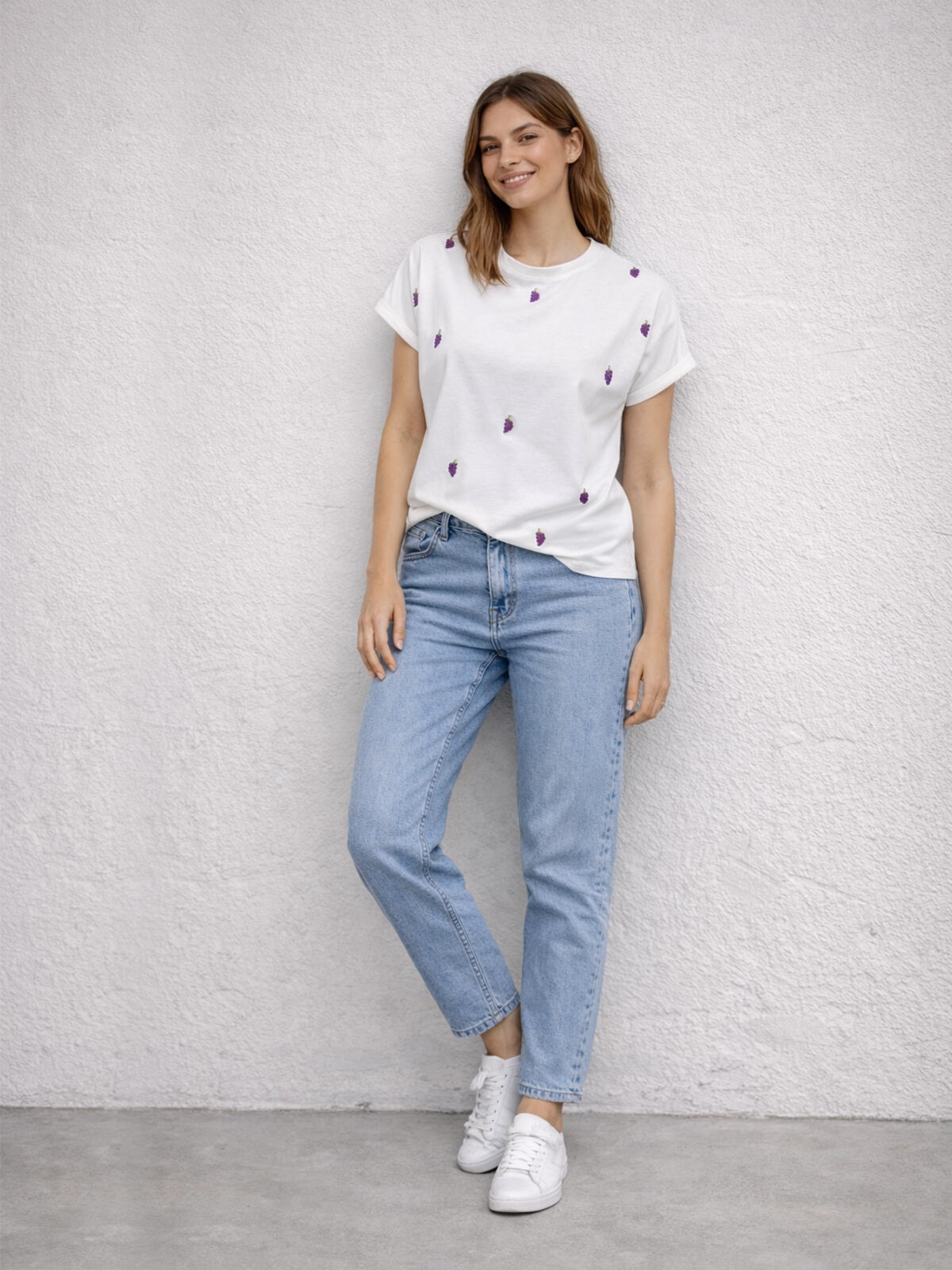 T-shirt z haftowanym wzorem