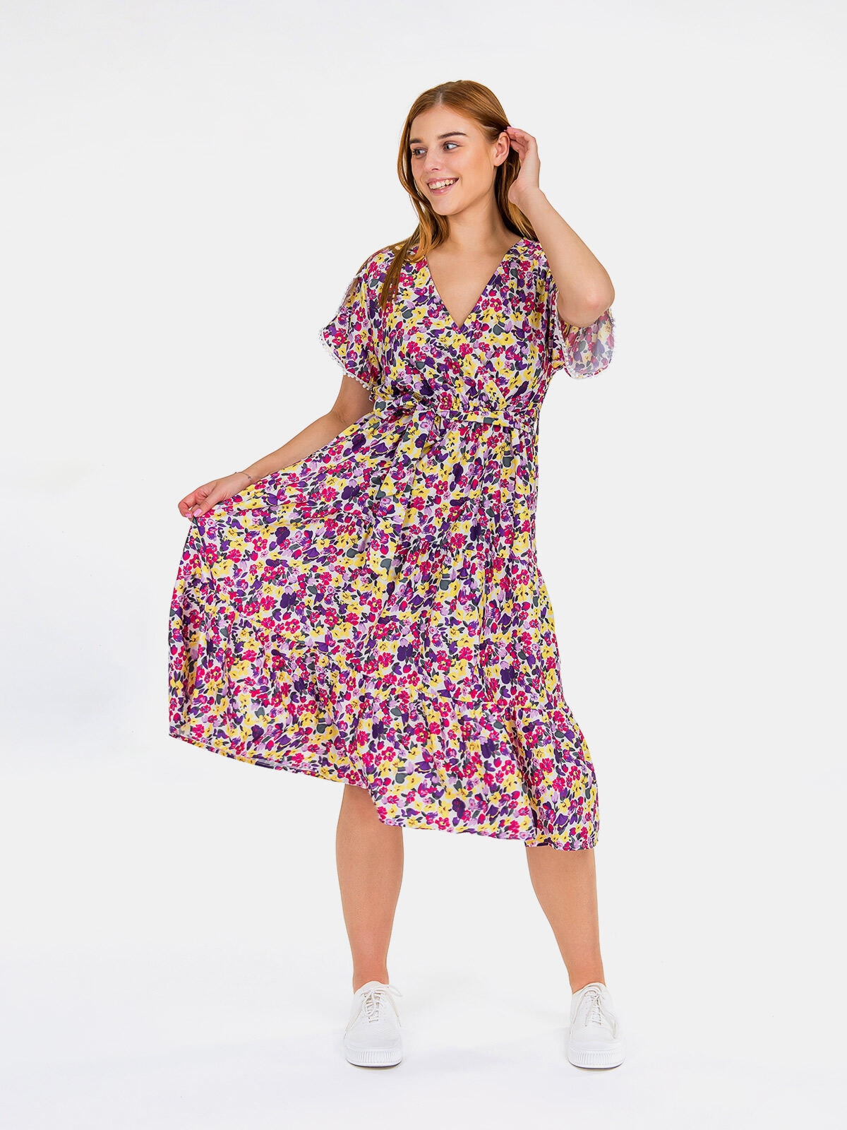 Sukienka w kolorowe kwiaty