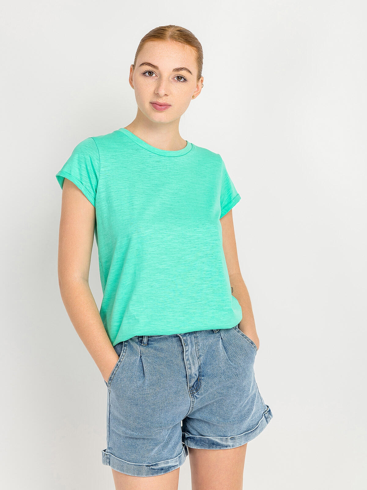 
						T-shirt BASIC
					