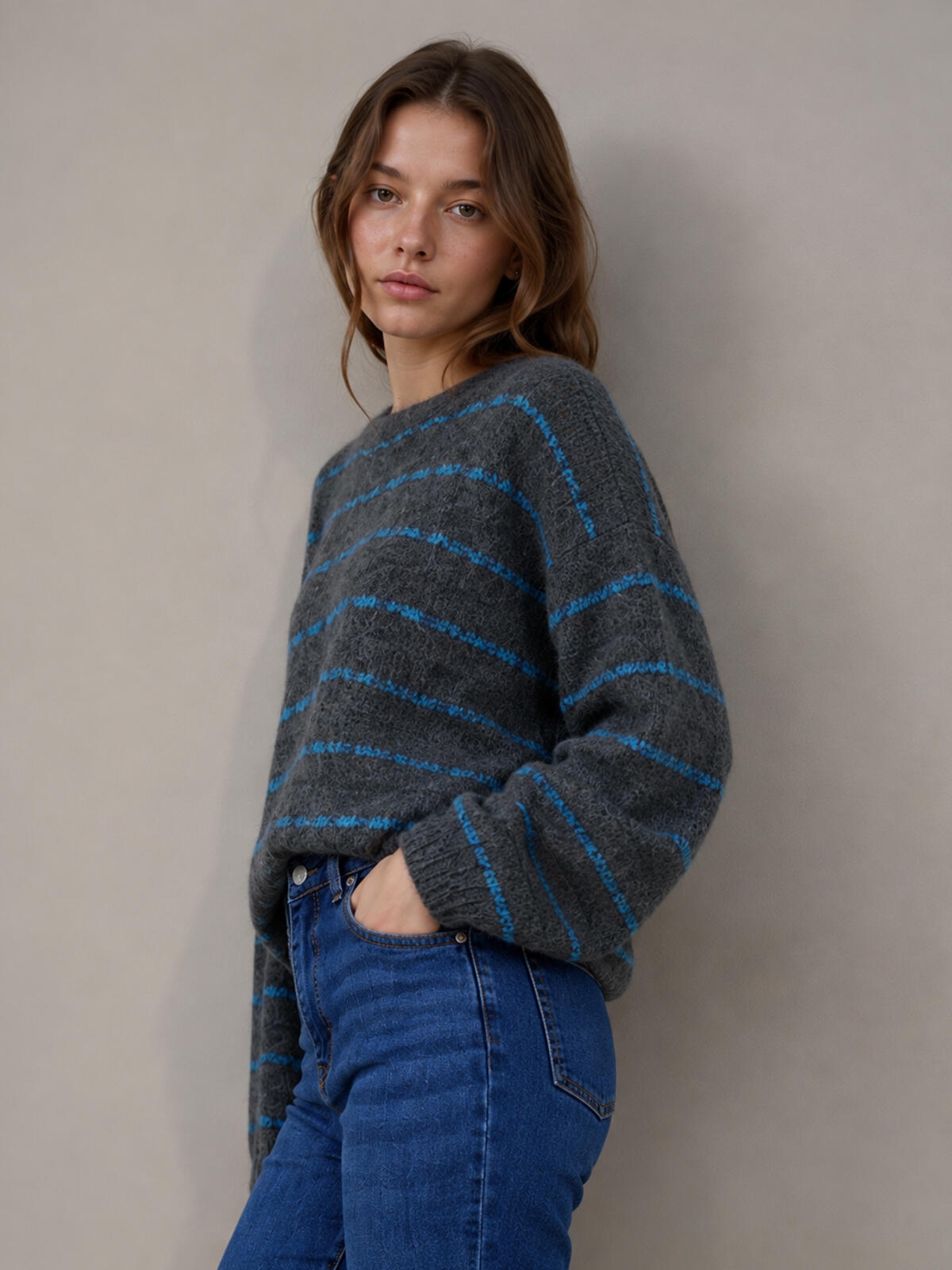 Sweter z domieszką wełny