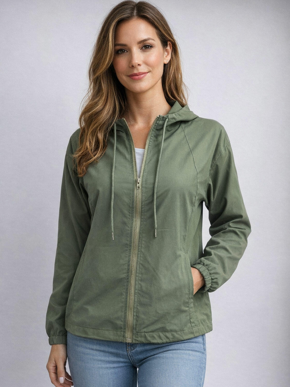 Cienka kurtka z kapturem