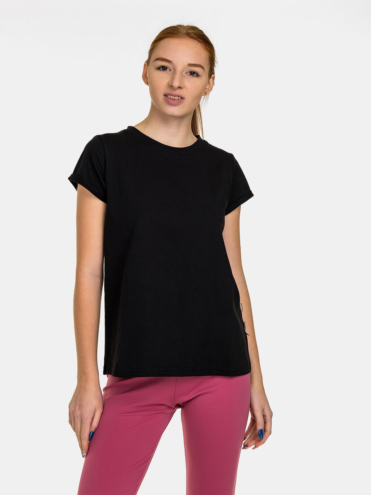 
						T-shirt  BASIC
					