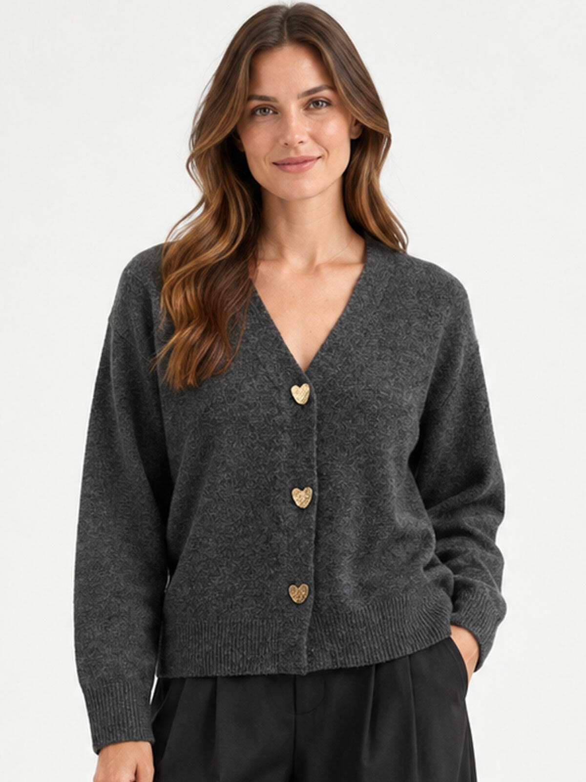 Sweter z ozdobnymi guzikami