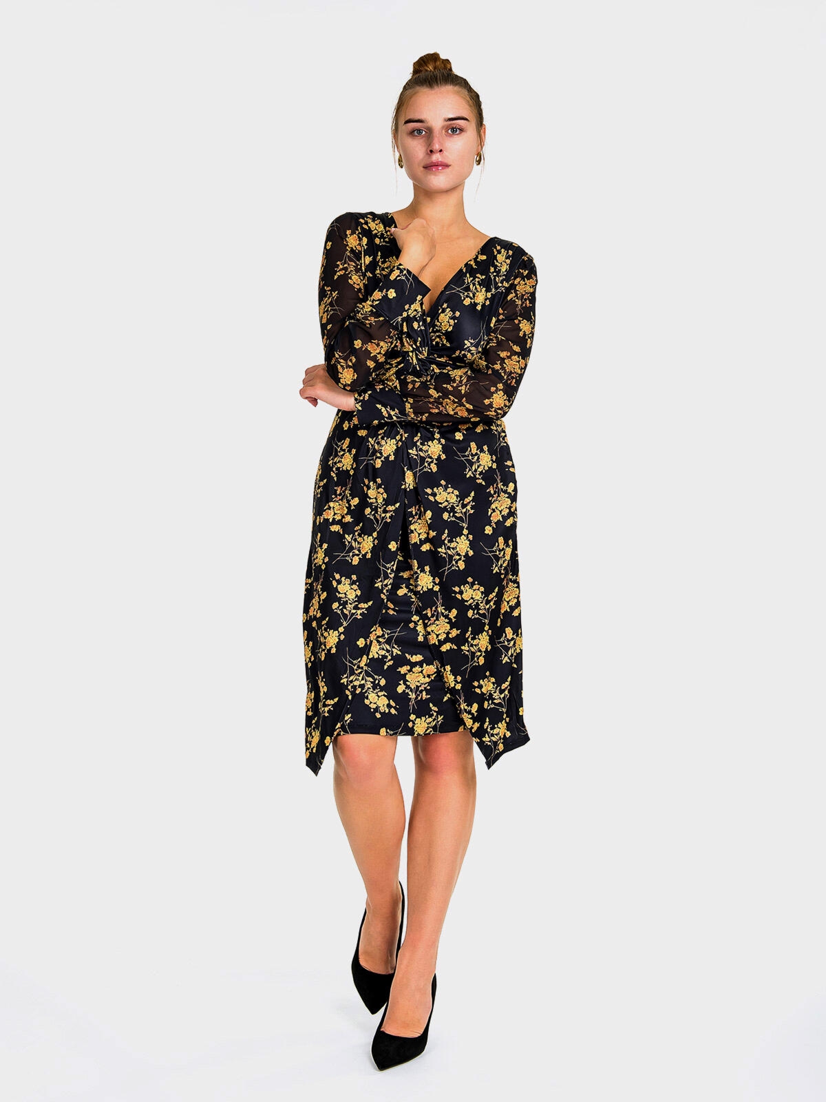 Kopertowa sukienka w kwiaty