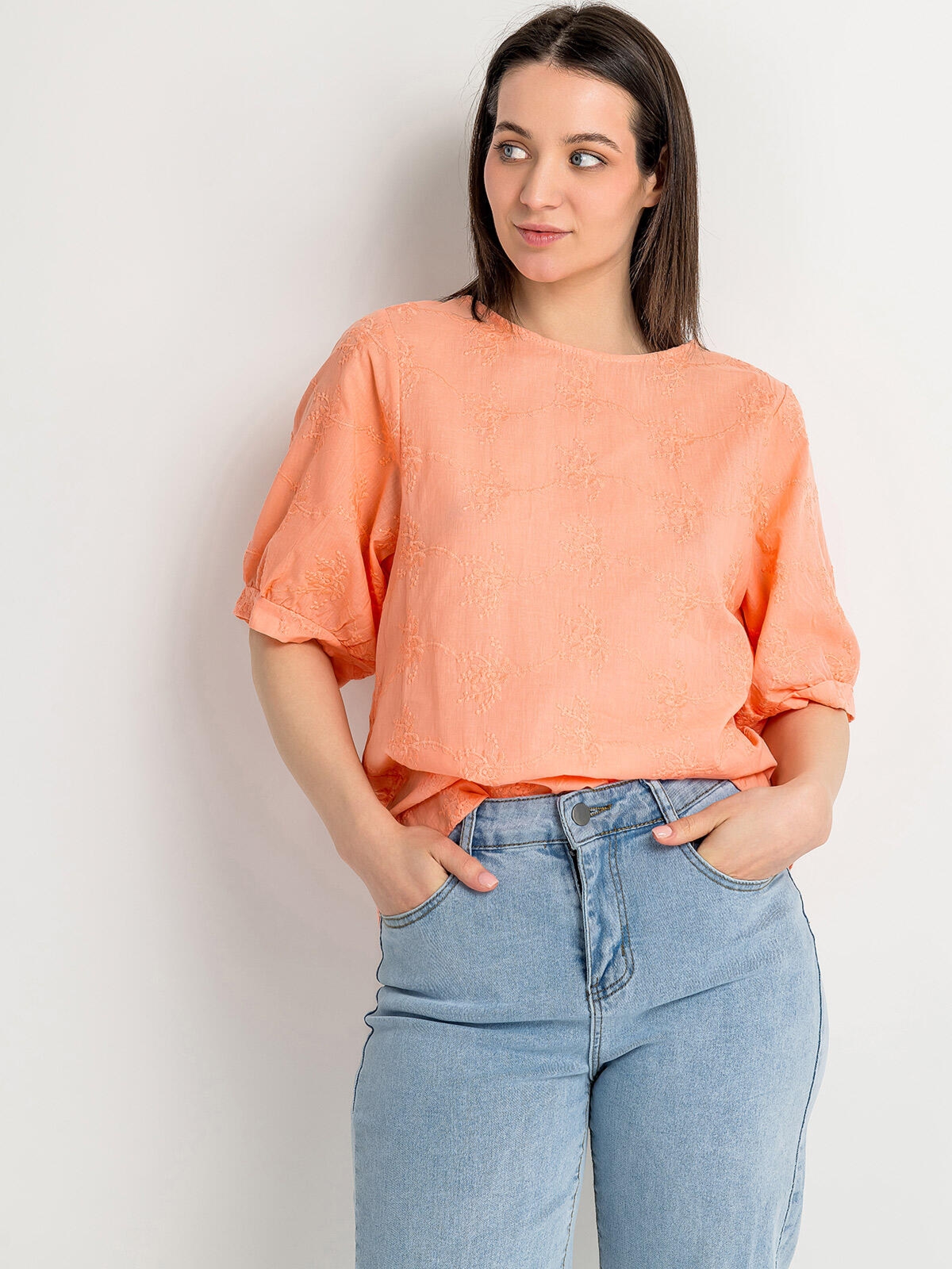 Bluzka z haftowanym wzorem