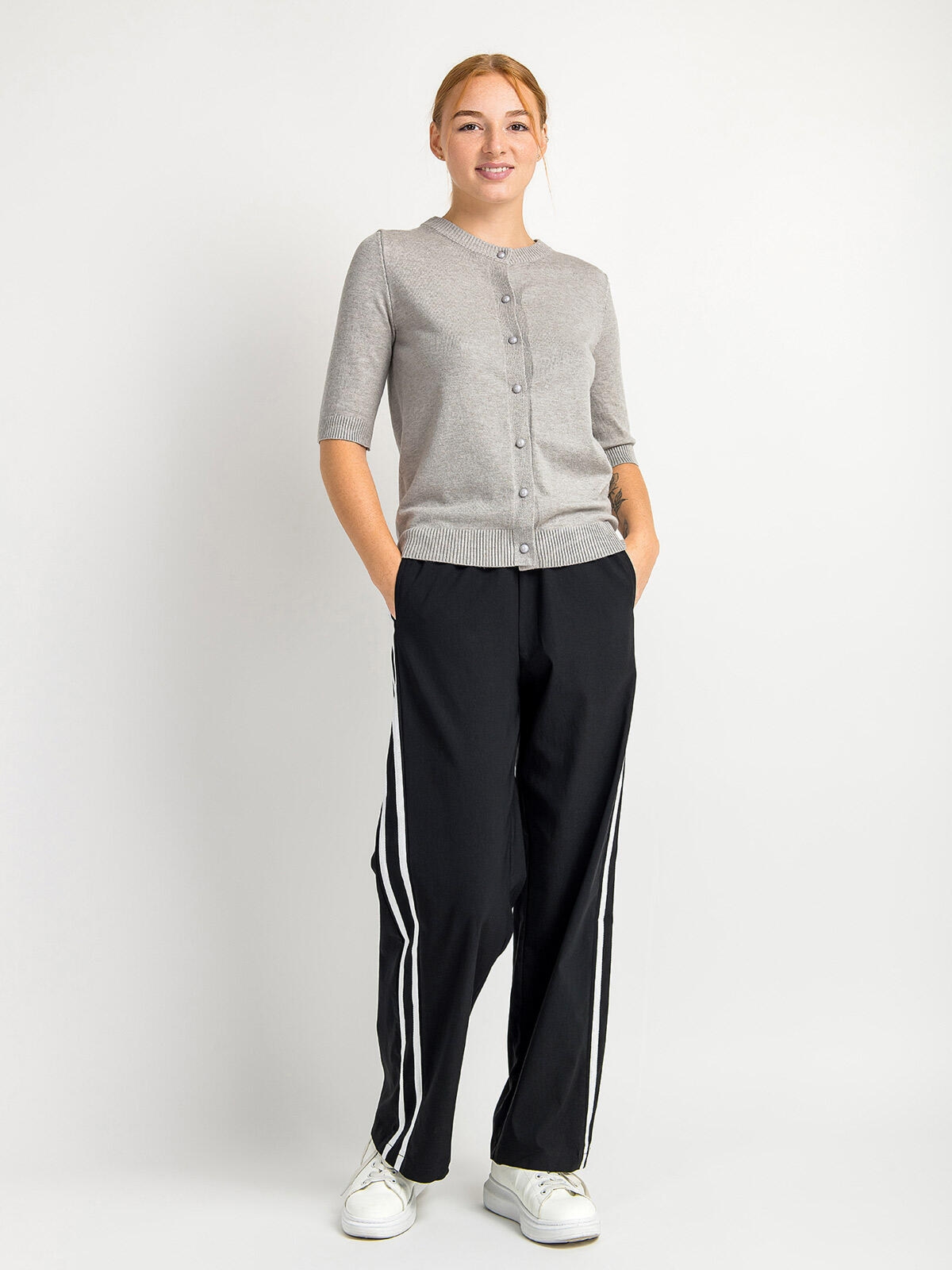 Zapinany sweter z domieszką wiskozy