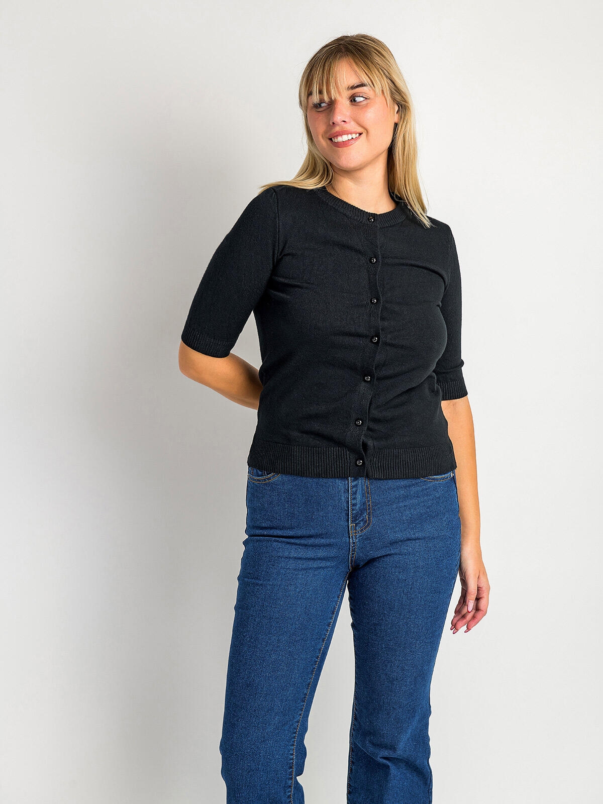 Zapinany sweter z wiskozą