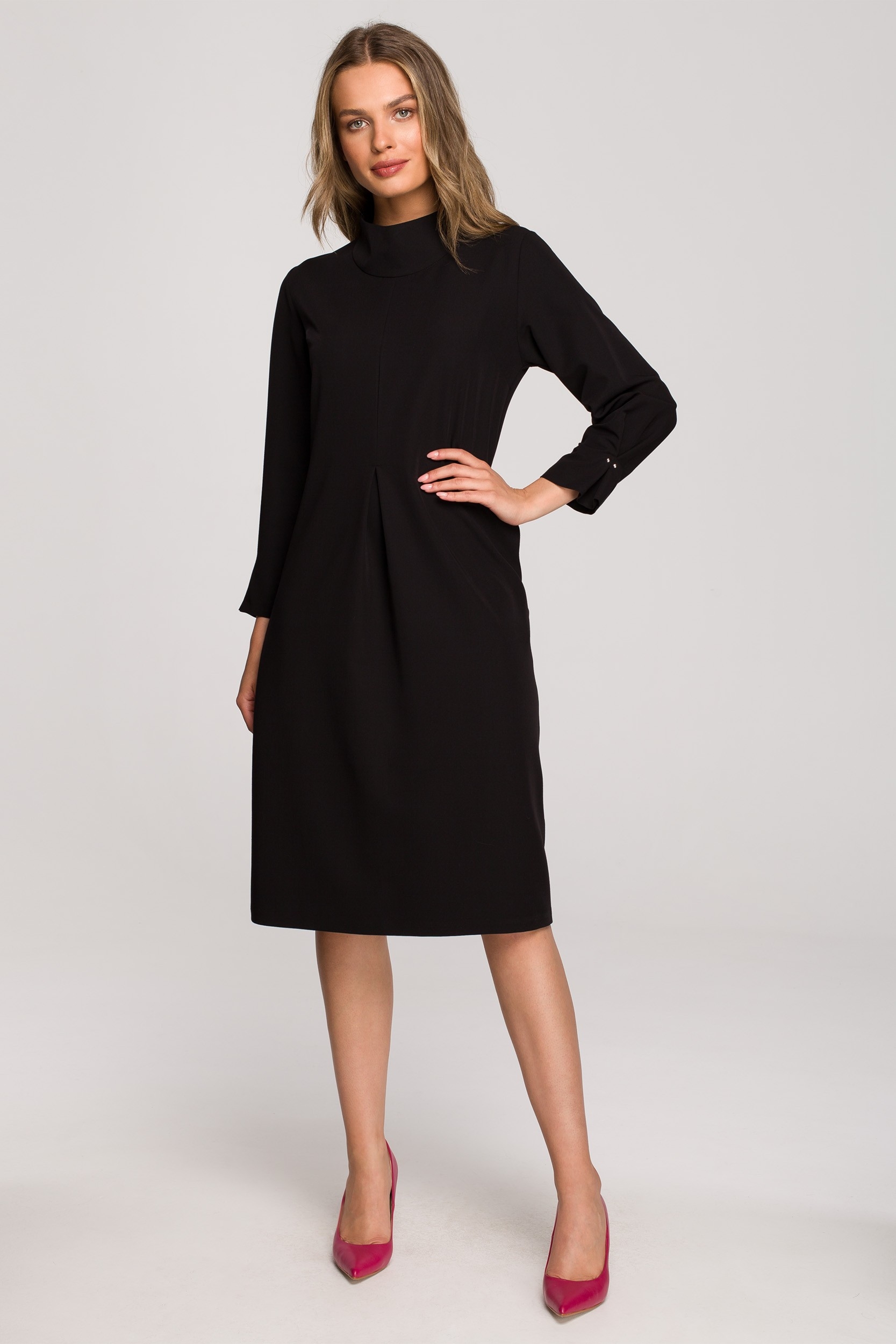 Trapezowa sukienka z zakładkami i długim rękawem - Czarna - Rozmiar: M