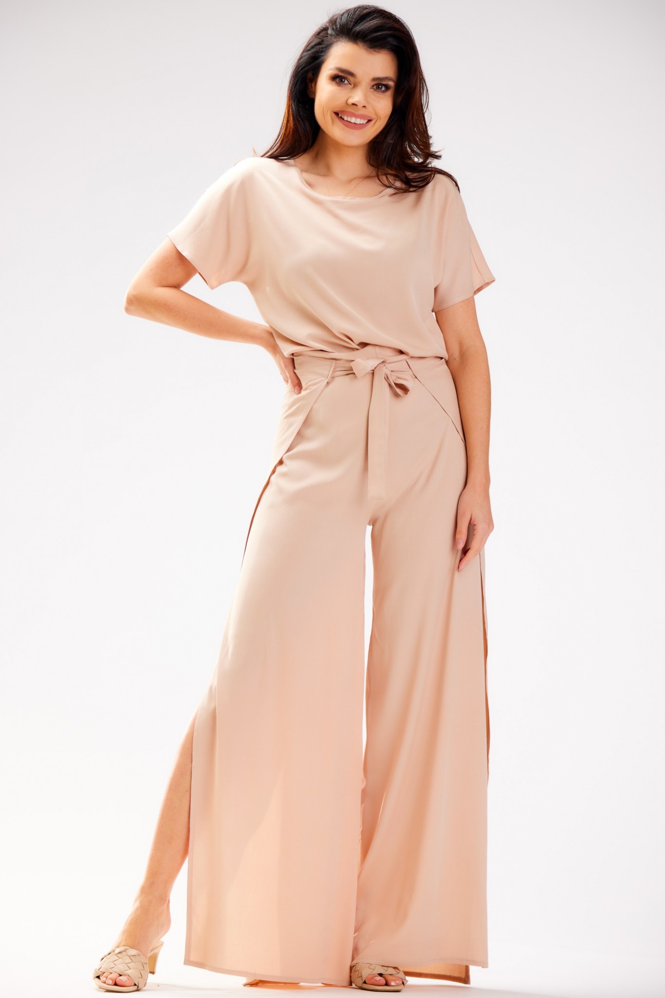 Damskie spodnie z wysokim stanem - beżowe - Rozmiar: M