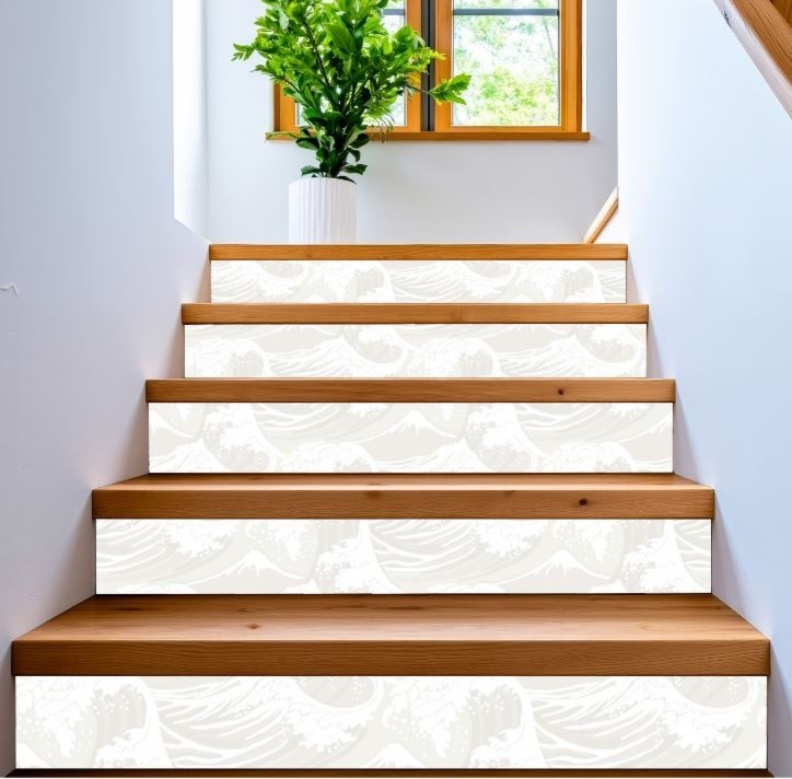 Białe fale - ozdobna naklejka na schody