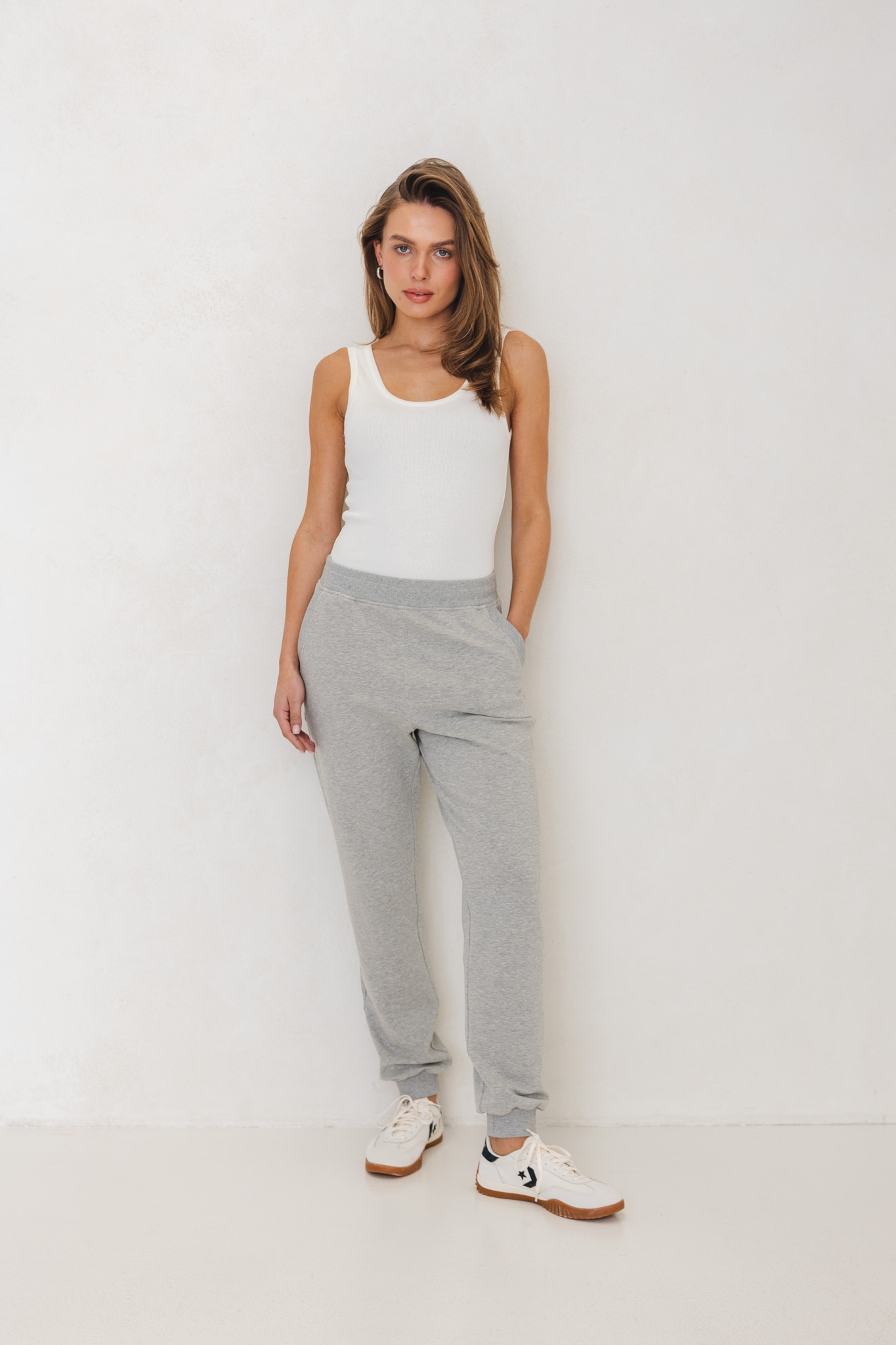 LEKKIE SPODNIE JOGGERS SZARY MELANŻ S - Flawless