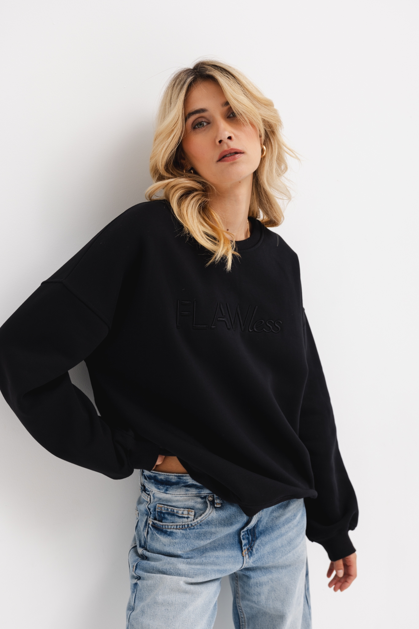 BLUZA LOLA CZARNA Z HAFTEM M - Flawless