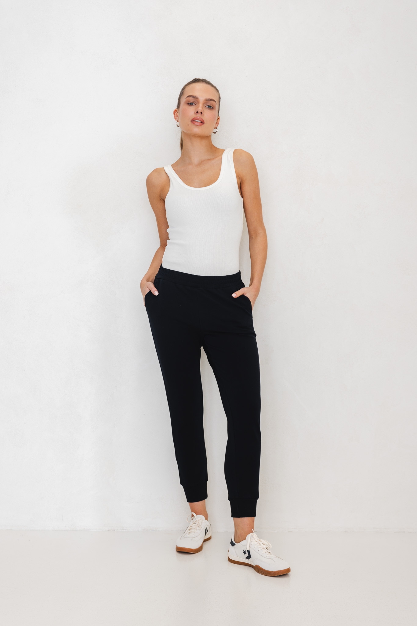 LEKKIE SPODNIE LENA CZARNE S - Flawless