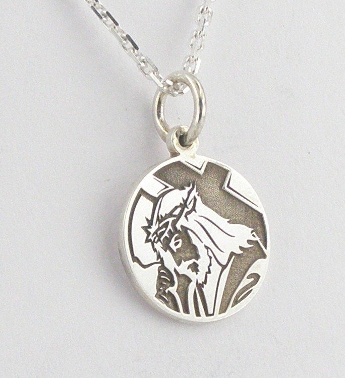 Image of Medalik srebrny z wizerunkiem Chrystusa MED-6-1