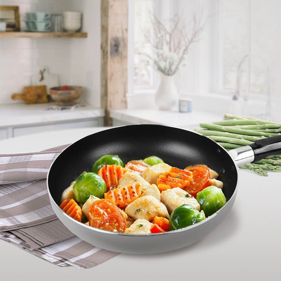 Patelnia non-stick z pokrywą