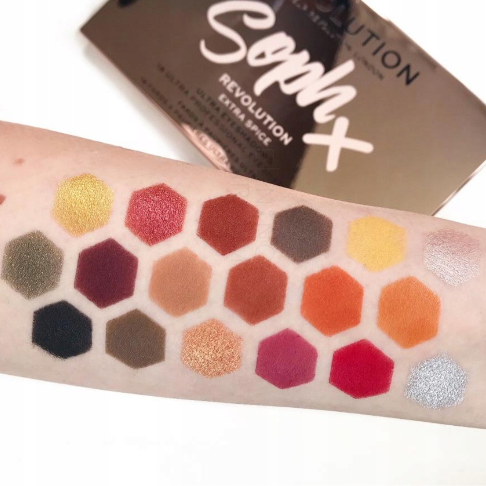 Makeup Revolution Paleta Cieni Do Powiek Mat Błysk 18 Kolorów Extra Spice