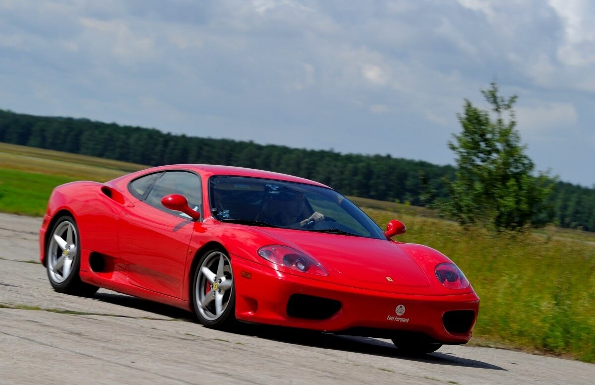 Image of Jazda Ferrari na torze wyścigowym